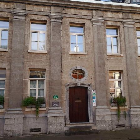 L'Hote Des Geants Ath Exterior photo
