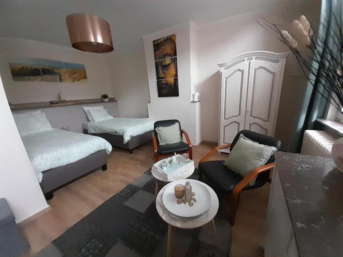 L'Hote Des Geants Ath Exterior photo